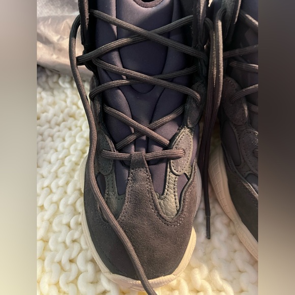 Size 7 gently worn, Slate gray YEEZY 500 High Sneakers - Picture 10 of 15